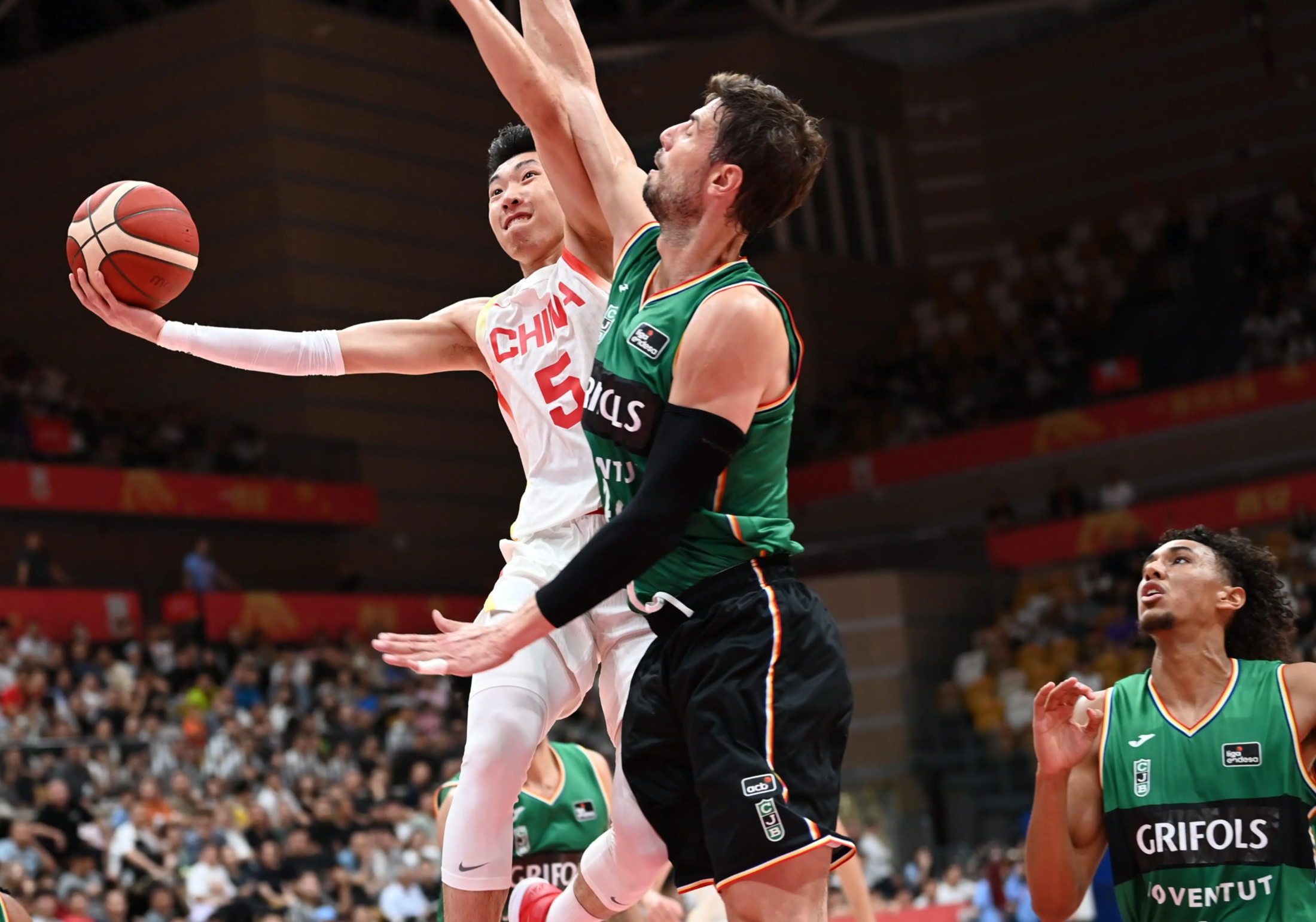 娱乐体验-江苏男篮备战北控队，渴望取得双杀战